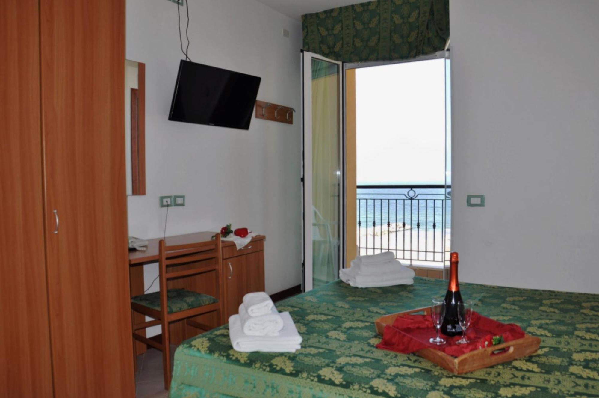Hotel Belvedere Misano Adriatico Dış mekan fotoğraf
